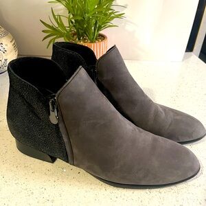 Munro Averlee Gray Nubuck Black Leather Crackle Double Zip
